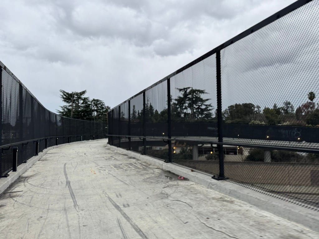 Clarke Avenue Pedestrian Overcrossing Lights Are Working Again
