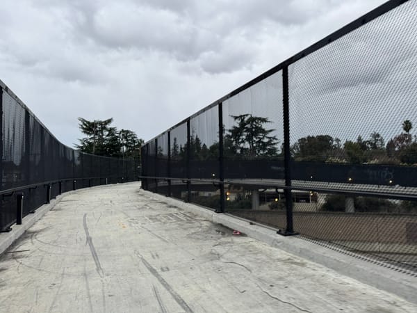 Clarke Avenue Pedestrian Overcrossing Lights Are Working Again